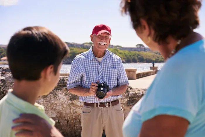 Beneficios emocionales y psicológicos del turismo para adultos mayores