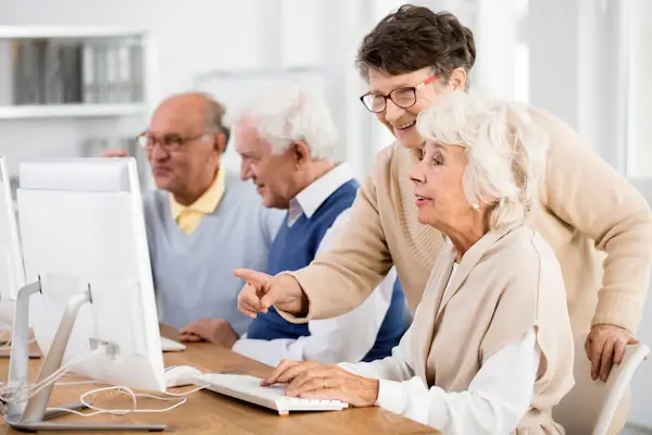 trabajos para adultos mayores decisión trabajar o no tercera edad reflexión bienestar